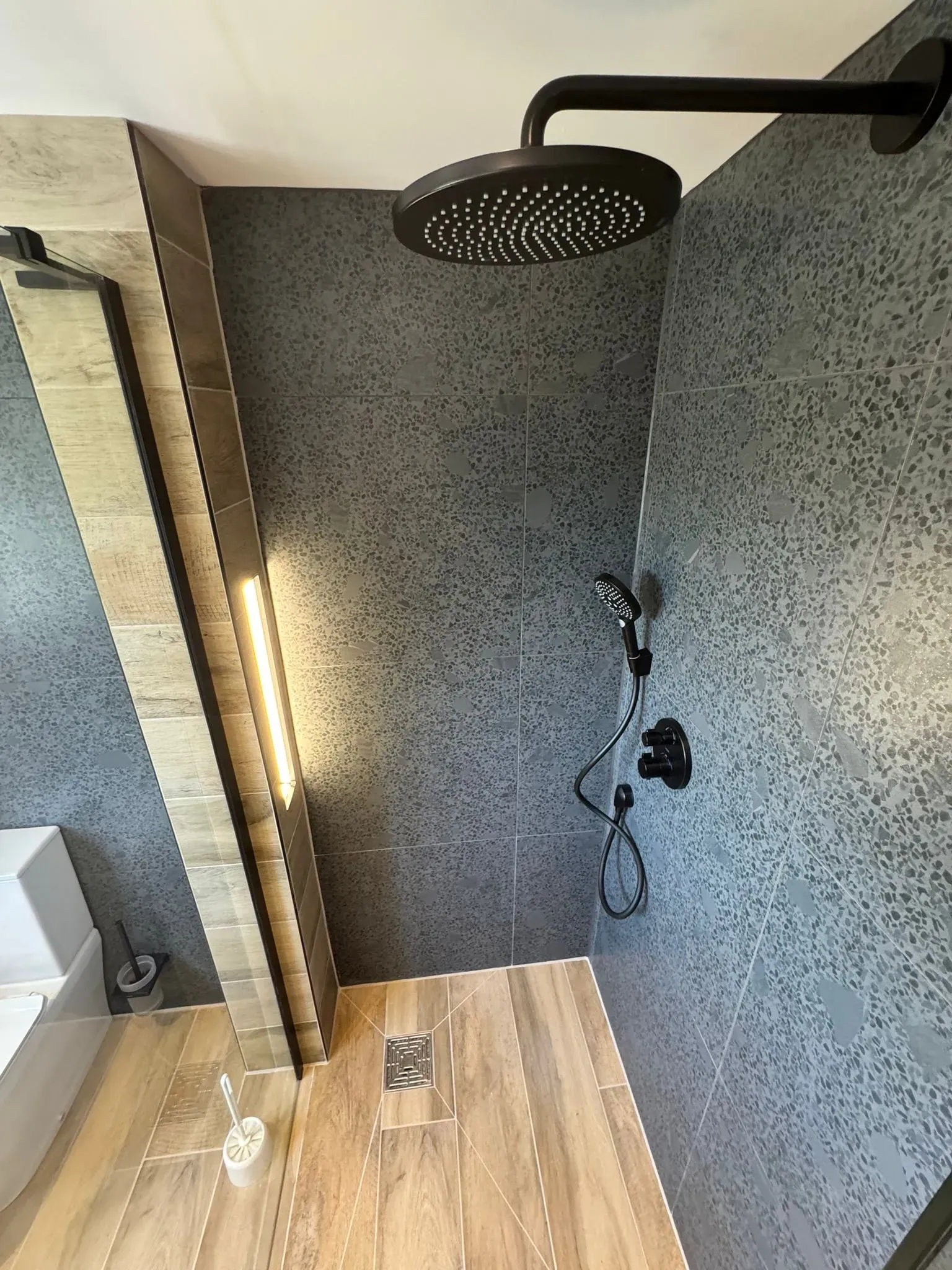 Wet Rooms & Ensuites by Redorr Heating & Cooling Services 